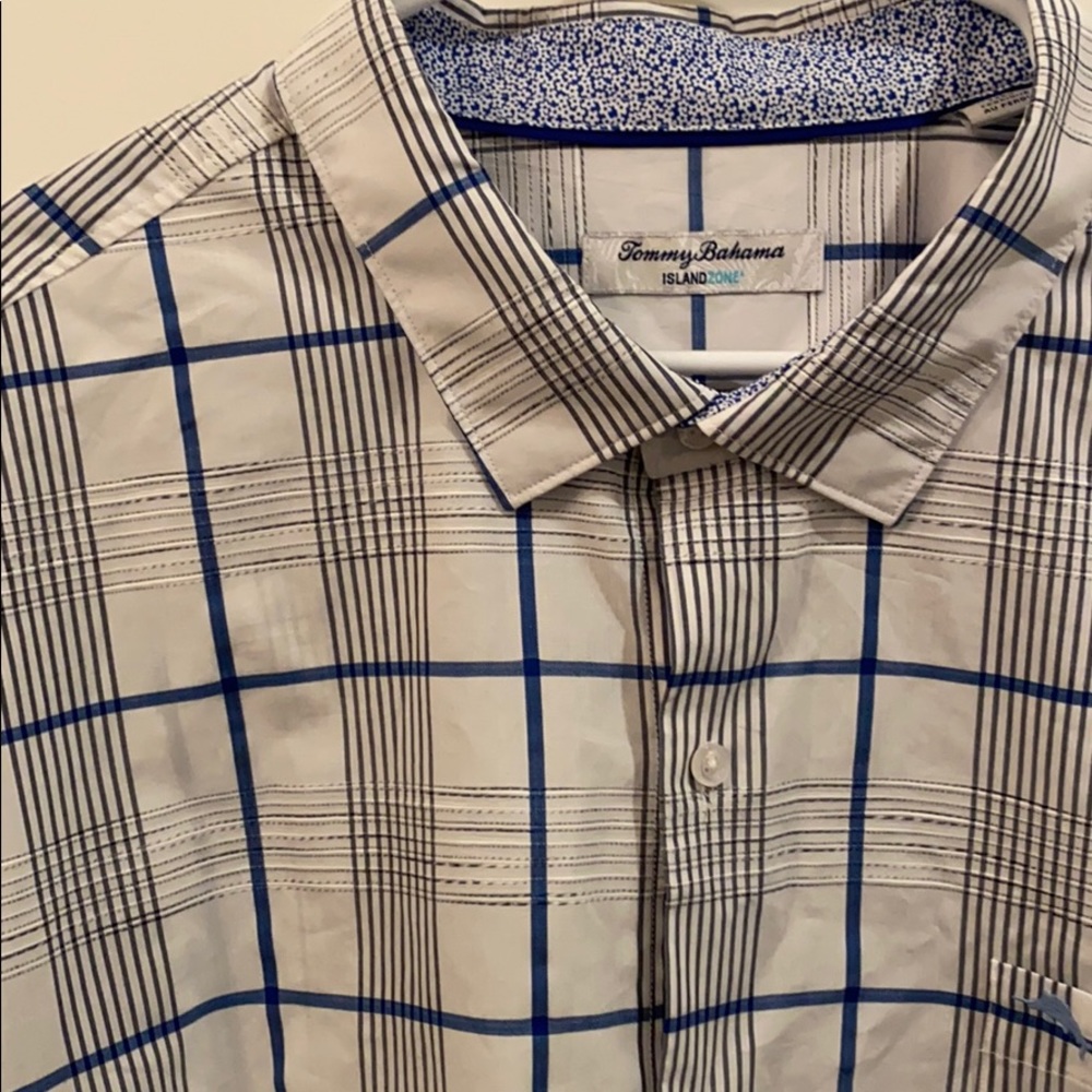 Big & Tall Tommy Bahama casual button down shirt - Picture 2 of 3